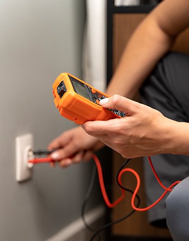 Avani Sales & Service engineer servicing industrial voltage stabilizer