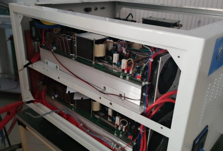 Industrial servo voltage stabilizer installation